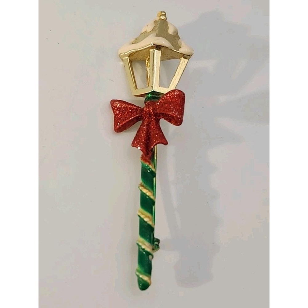 Vintage signed‎ AJC Christmas holiday enamel Street Lamp Light Post Brooch Pin